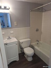 217 Hollister Ave, Unit c6 in Bridgeport, CT - Building Photo - Building Photo