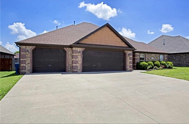 property at 2605 SW Joshua Ave