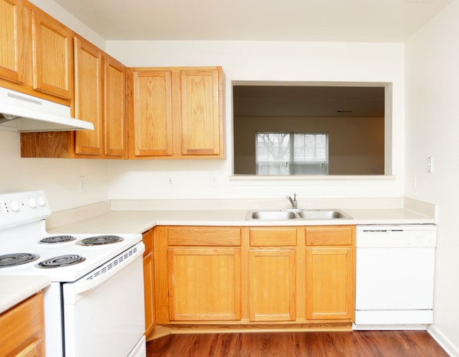 Crescent Pointe Townhomes