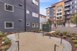 Tahoma Place in Tacoma, WA - Foto de edificio - Building Photo