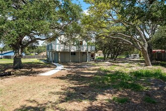120 Retama Ln in Rockport, TX - Building Photo - Building Photo