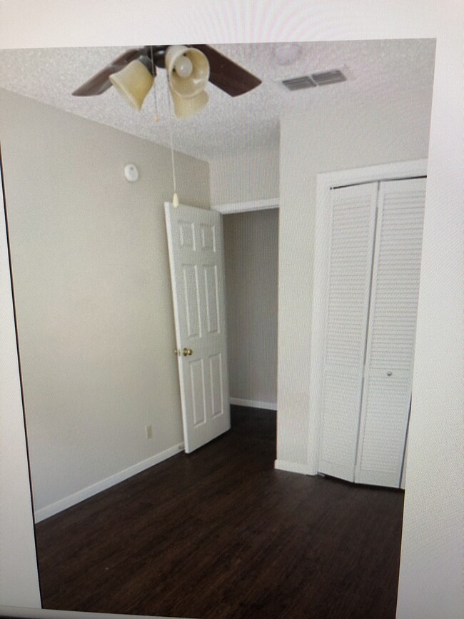 2102 Hinkle Ave, Unit B in Killeen, TX - Foto de edificio - Building Photo