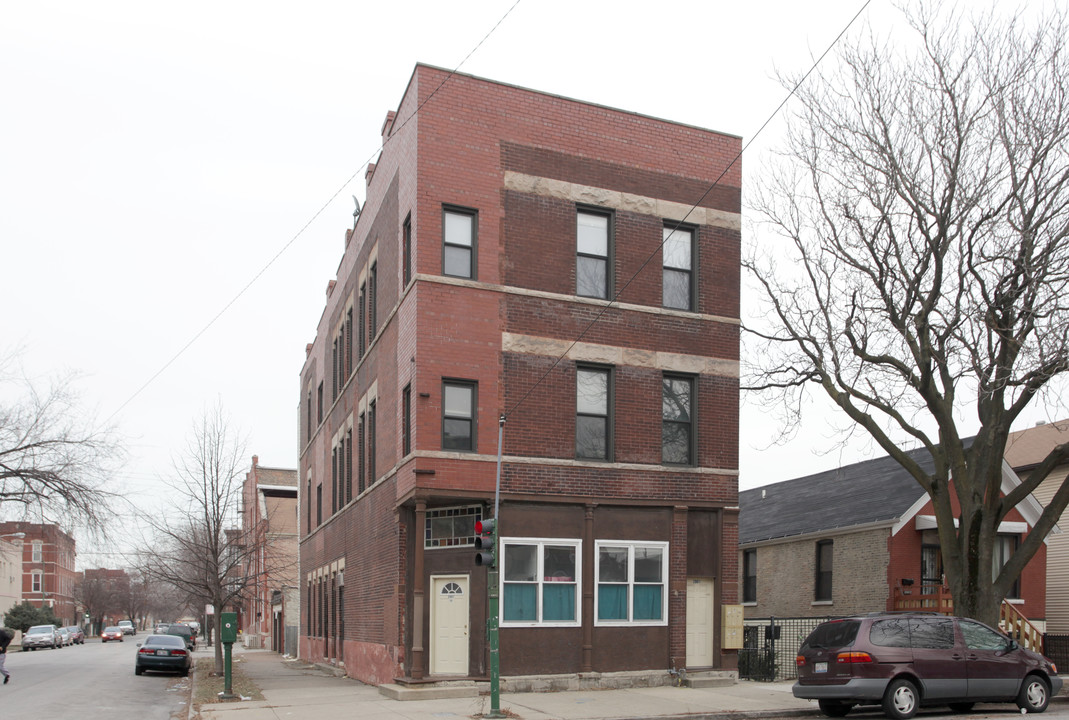 2901 S Emerald Ave in Chicago, IL - Building Photo