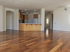 21 Chamiso Dr in Los Alamos, CA - Foto de edificio - Building Photo