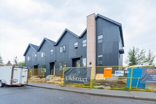 2201 28 Av SW in Calgary, AB - Building Photo