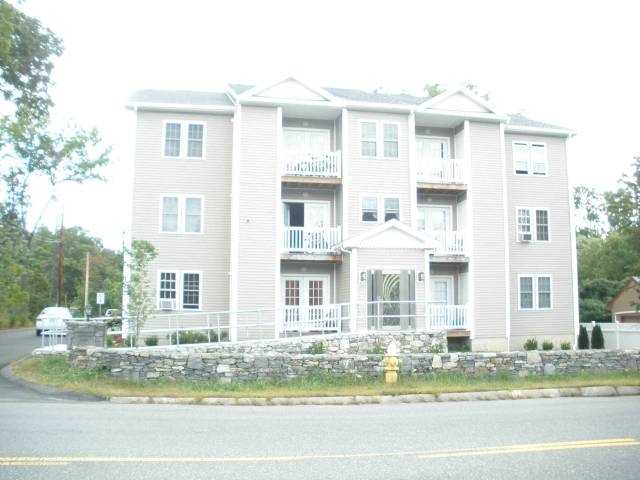 North End Crossing in Worcester, MA - Foto de edificio