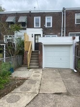 1027 Edgemore Rd in Philadelphia, PA - Building Photo - Building Photo