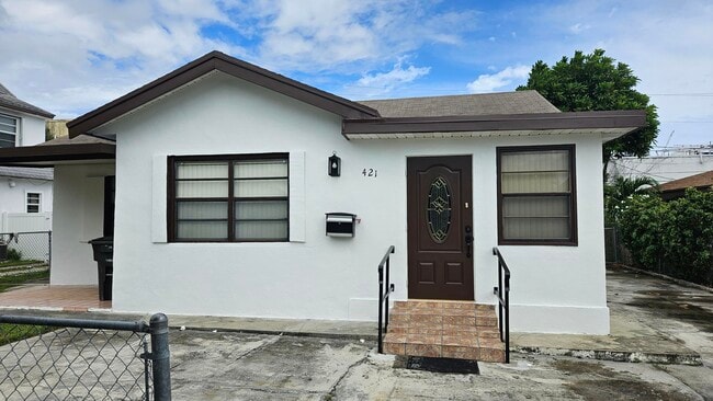 421 Ardmore Rd in West Palm Beach, FL - Building Photo - Building Photo