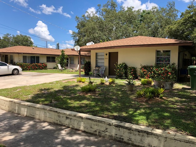 2846 W Tamiami Cir in Sarasota, FL - Building Photo - Other