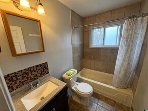 8693 Paige Ave in Warren, MI - Building Photo - Building Photo