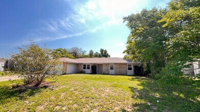 1073 Leeward Dr in Deltona, FL - Building Photo - Building Photo
