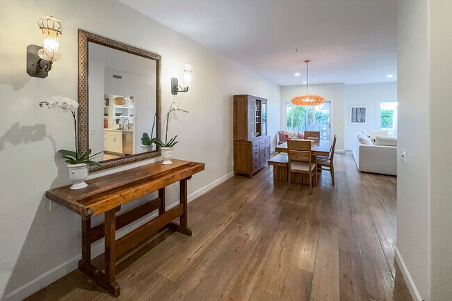 4505 Carpinteria Ave, Unit Unit H in Carpinteria, CA - Building Photo - Building Photo