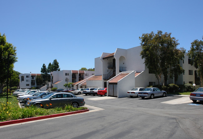 Regency Villas in San Diego, CA - Foto de edificio - Building Photo