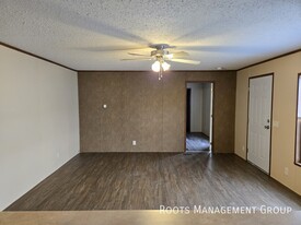 2817 Apollo Dr in Saginaw, MI - Building Photo - Building Photo