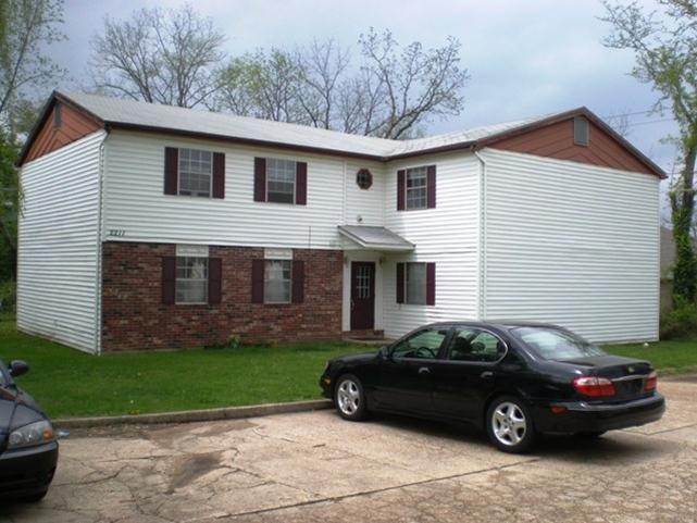 2211 Vienna Rd in Rolla, MO - Foto de edificio