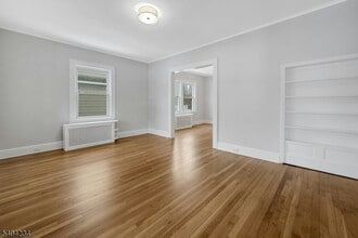 5 Gates Ave in Summit, NJ - Building Photo - Building Photo