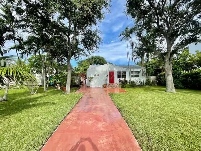 property at 1509 N 17th Ave