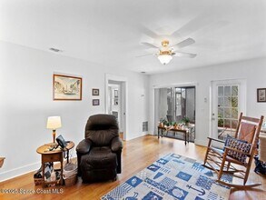 1150 Breezy Way, Unit 4 in Sebastian, FL - Building Photo - Building Photo