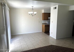2221 W Farmdale Ave in Mesa, AZ - Building Photo - Building Photo
