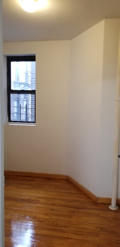 0n Broome St in New York, NY - Building Photo - Building Photo