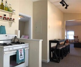 5 Narragansett Ave, Unit 3 in Newport, RI - Building Photo - Building Photo