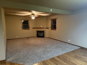 26097 468th Ave in Sioux Falls, SD - Foto de edificio - Building Photo