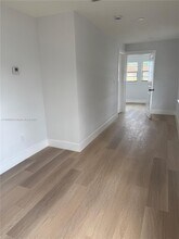 8242 SW 43rd Terrace in Miami, FL - Building Photo - Building Photo