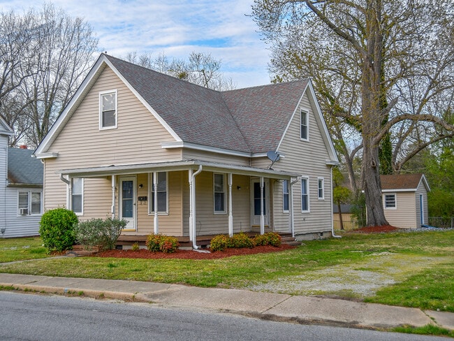 property at 216 Cary St