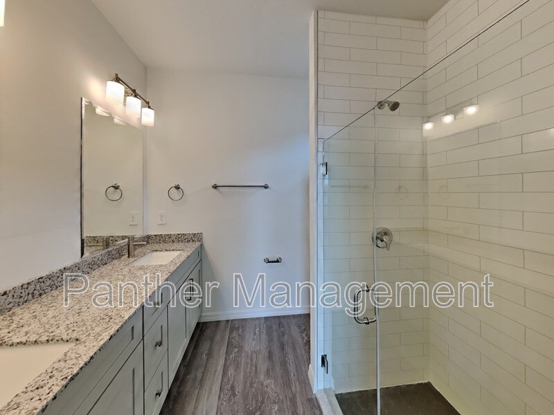 4635 SW Santa Barbara Pl in Cape Coral, FL - Building Photo