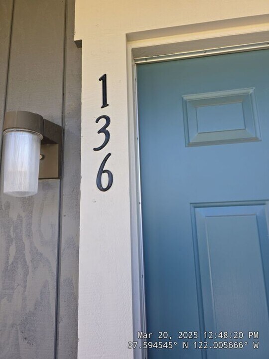 136 Donoso Plaza in Union City, CA - Building Photo