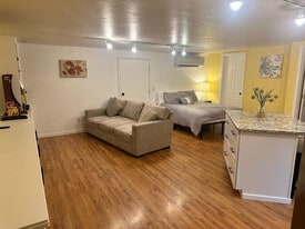 1428 Crown Ave in Medford, OR - Building Photo