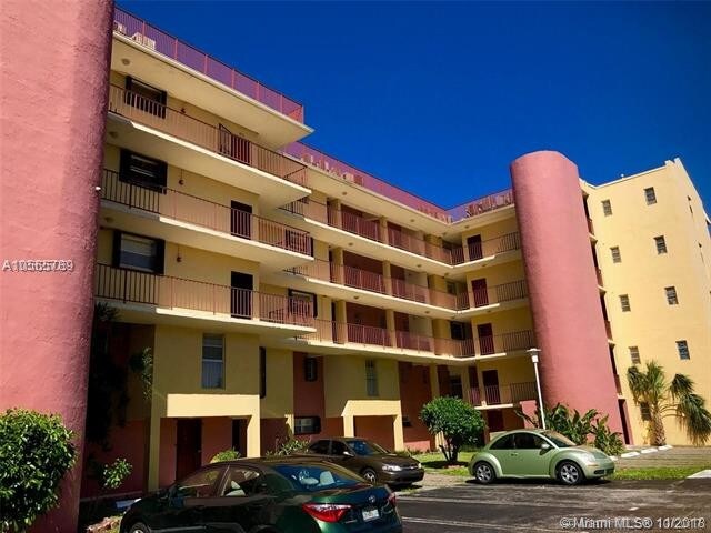 8775 Park Blvd-Unit -317 in Miami, FL - Building Photo
