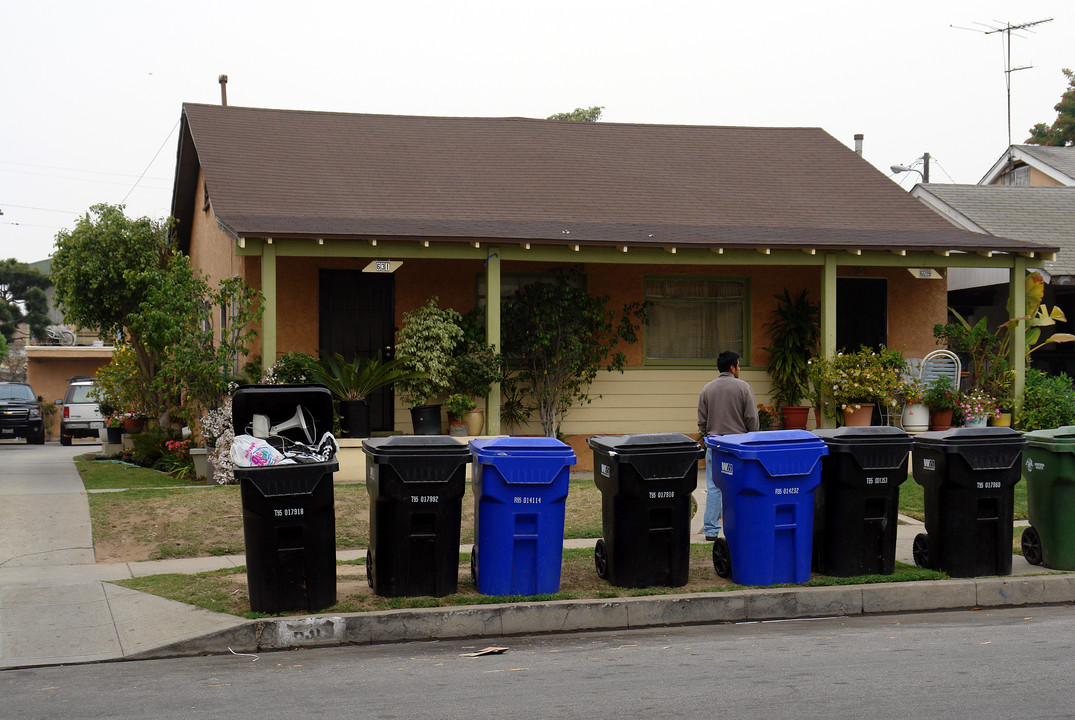 631 S Flower St in Inglewood, CA - Building Photo