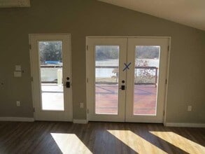 40 Crum Elbow Rd in Hyde Park, NY - Building Photo - Building Photo