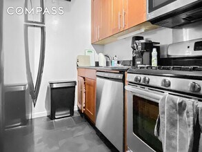 222 W 14th St, Unit 6A in New York, NY - Building Photo - Building Photo