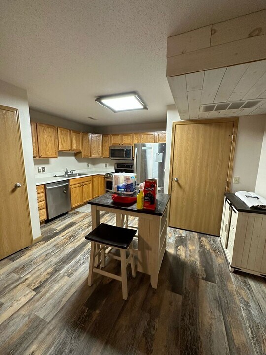 7450 S Louise Ave in Sioux Falls, SD - Building Photo
