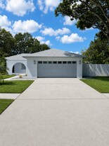 7100 70th St N in Pinellas Park, FL - Building Photo