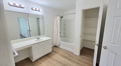 1241 Kachina Ln in Haslet, TX - Foto de edificio - Building Photo