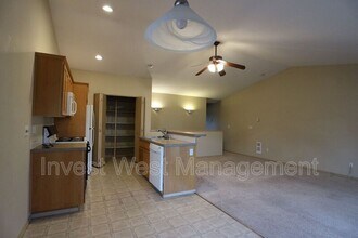 1830 SE 11th Ave in Camas, WA - Building Photo - Building Photo