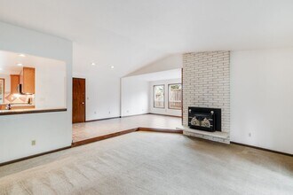 14389 SE Holly Vw Ct in Damascus, OR - Building Photo - Building Photo