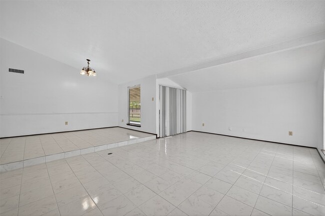 14315 Lourdes Dr in Houston, TX - Building Photo - Building Photo