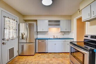 4840 S Pearl St in Englewood, CO - Building Photo - Building Photo