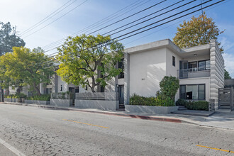 The Roscomare Apartments in Los Angeles, CA - Foto de edificio - Building Photo