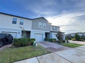 413 Legacy Lp in Davenport, FL - Foto de edificio - Building Photo