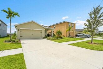 10692 SW Vasari Way in Port St. Lucie, FL - Building Photo - Building Photo