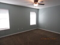 345 Riverchase Blvd photo'