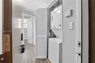 1320 Drexel Ave in Miami Beach, FL - Building Photo - Building Photo