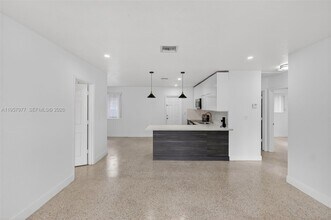 4727 NW 4th St in Miami, FL - Building Photo - Building Photo