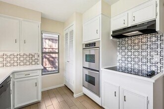 10655 Sandpiper Ln in Dallas, TX - Building Photo - Building Photo