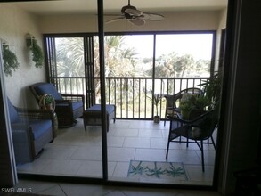 12191 Kelly Sands Way in Ft. Myers, FL - Foto de edificio - Building Photo